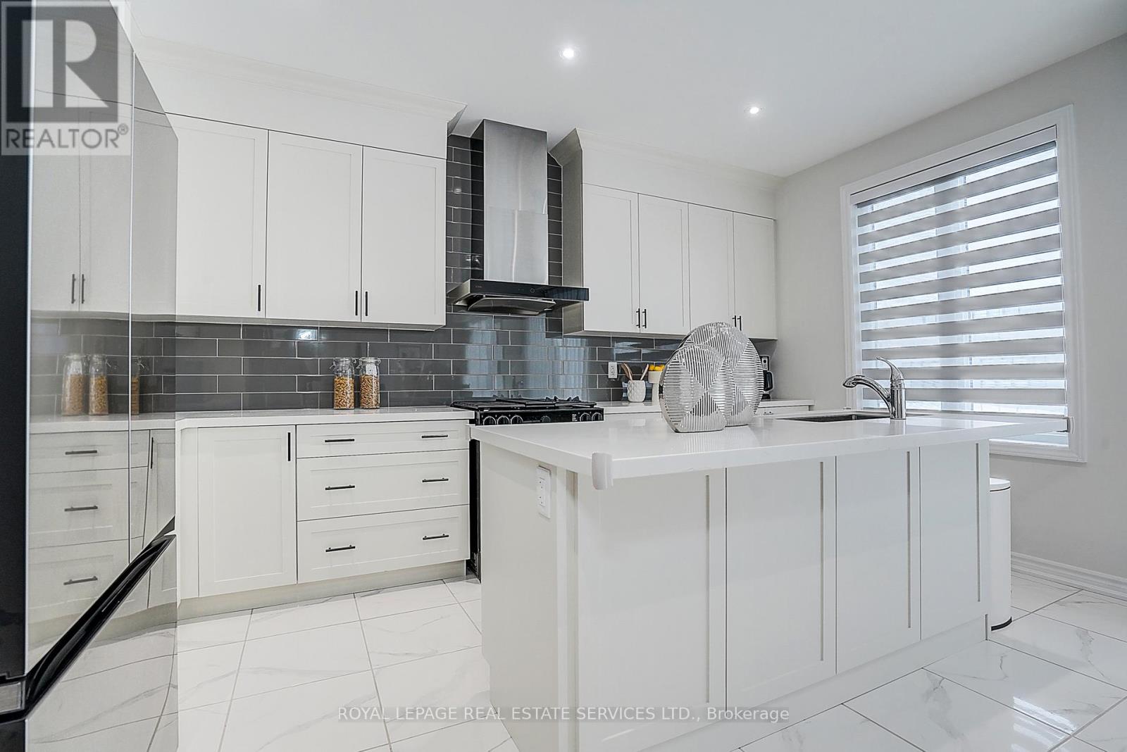 51 Nicord Road, Wasaga Beach, Ontario  L9Z 0N4 - Photo 15 - S12670968