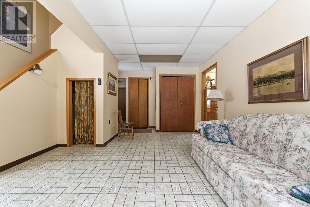 94 Glendale Avenue, Deep River, Ontario  K0J 1P0 - Photo 7 - X12652092