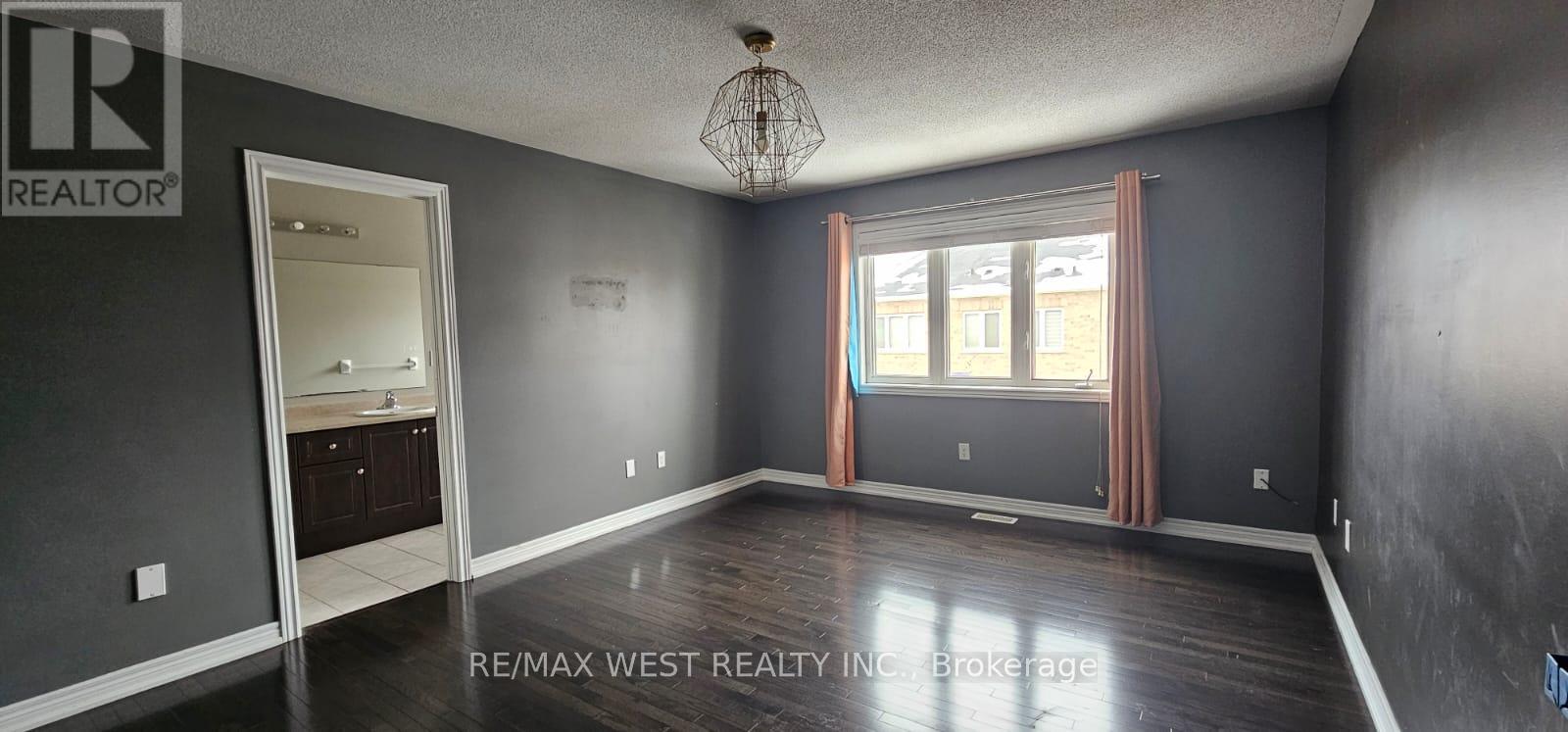 38 Wasaga Road, Brampton, Ontario  L6X 3B1 - Photo 11 - W12628398