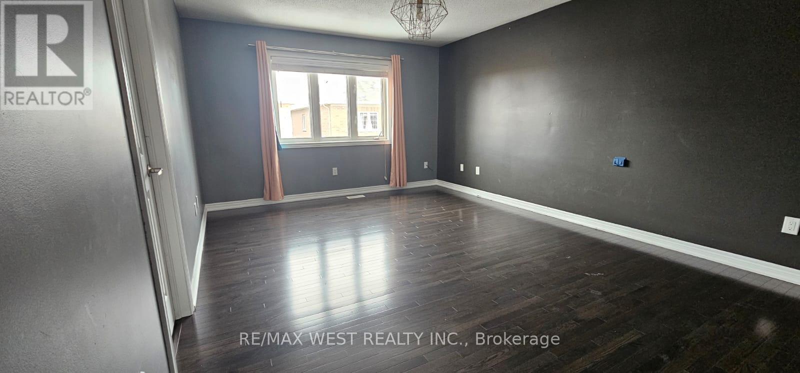 38 Wasaga Road, Brampton, Ontario  L6X 3B1 - Photo 12 - W12628398