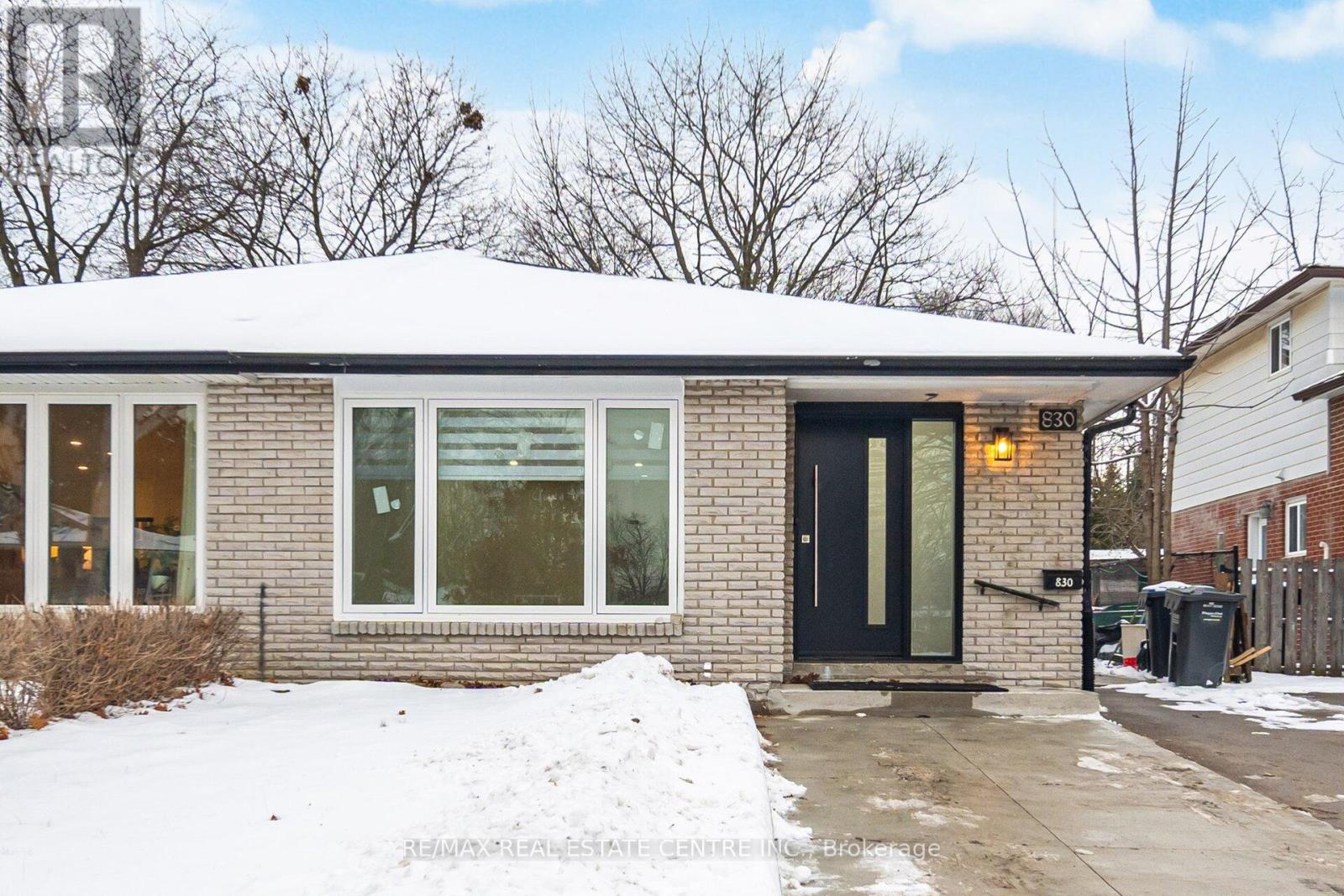 Main Floor - 830 Embassy Avenue, Mississauga, Ontario  L5J 2Y2 - Photo 1 - W12670876