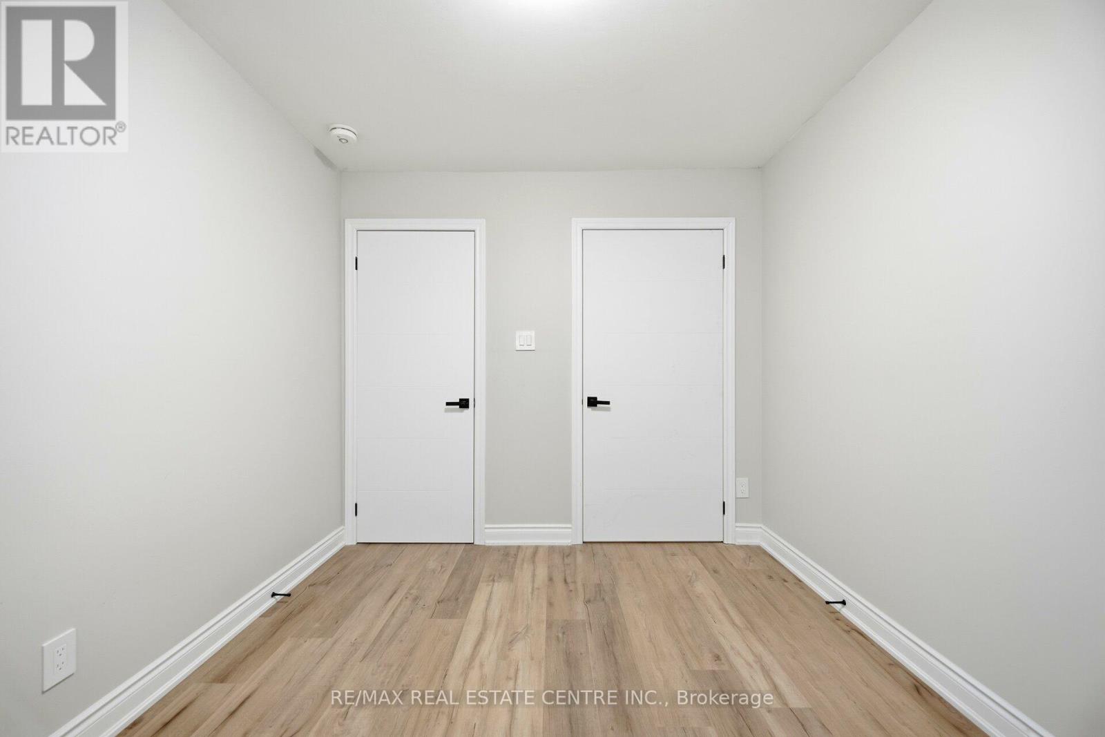 Main Floor - 830 Embassy Avenue, Mississauga, Ontario  L5J 2Y2 - Photo 32 - W12670876