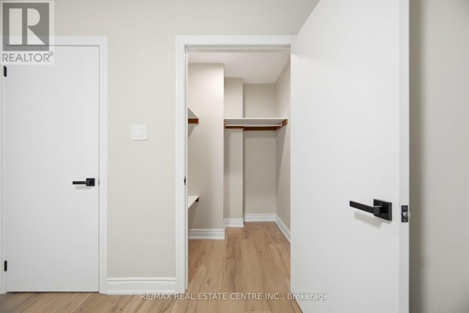 Main Floor - 830 Embassy Avenue, Mississauga, Ontario  L5J 2Y2 - Photo 34 - W12670876