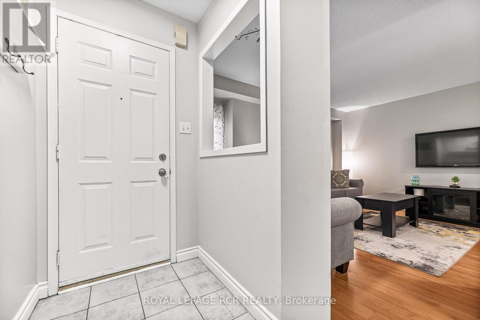 120 Howard Crescent, Orangeville, Ontario  L9W 4W2 - Photo 2 - W12670882