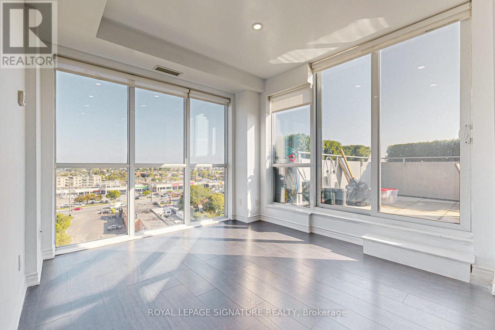 1012 - 15 James Finlay Way, Toronto, Ontario  M3M 0B3 - Photo 10 - W12670902