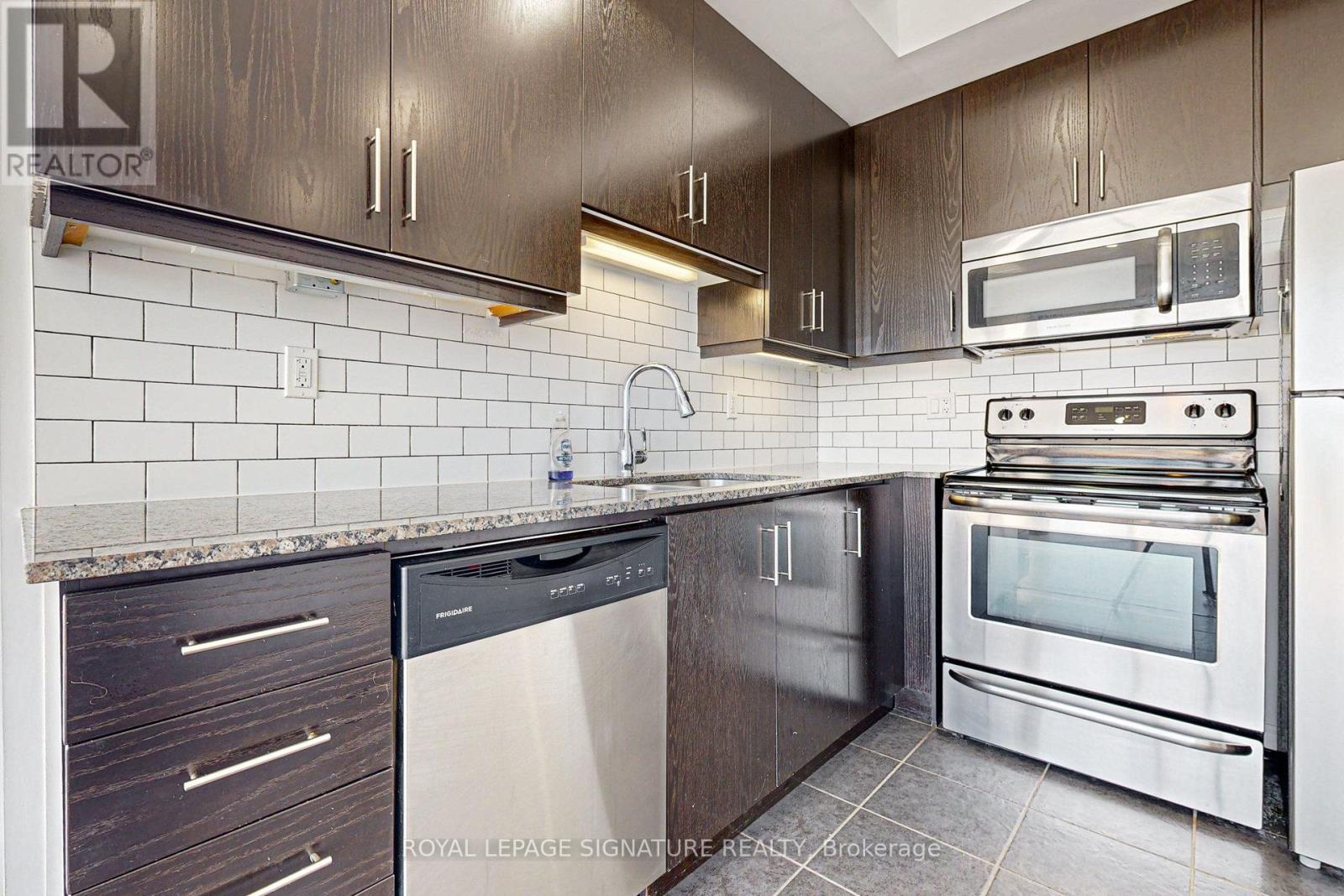 1012 - 15 James Finlay Way, Toronto, Ontario  M3M 0B3 - Photo 8 - W12670902