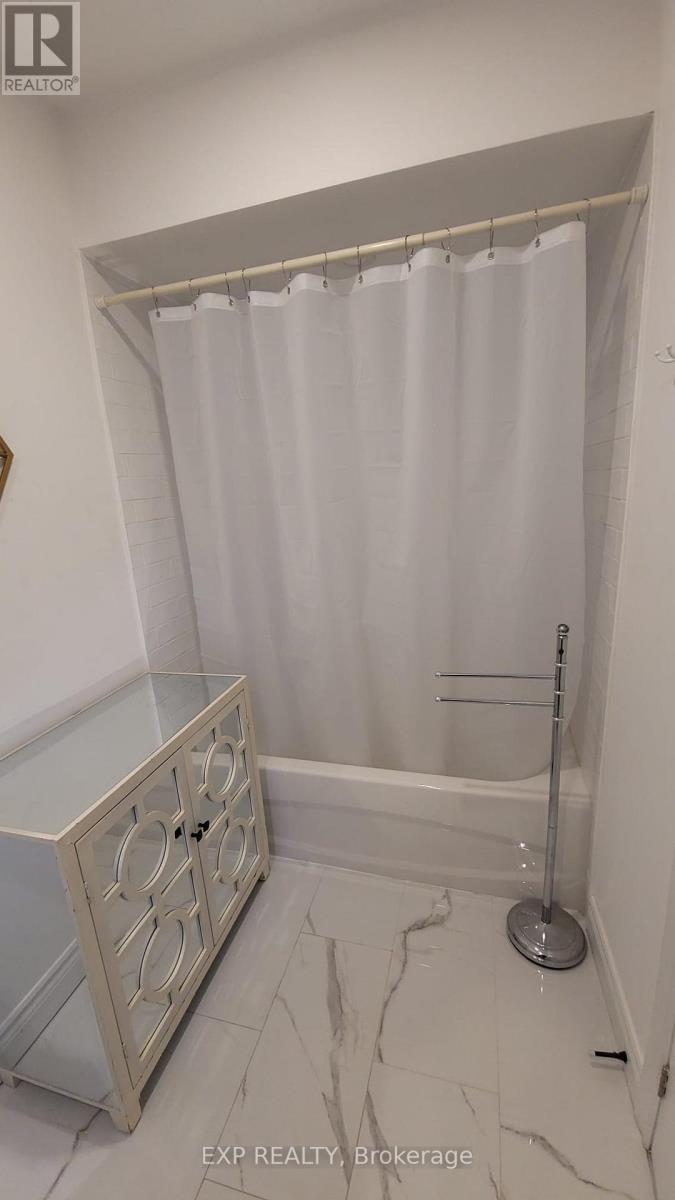 4483 Radisson Crescent, Mississauga, Ontario  L5M 4C8 - Photo 23 - W12670912