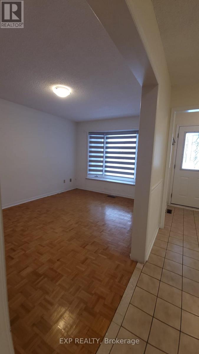 4483 Radisson Crescent, Mississauga, Ontario  L5M 4C8 - Photo 6 - W12670912