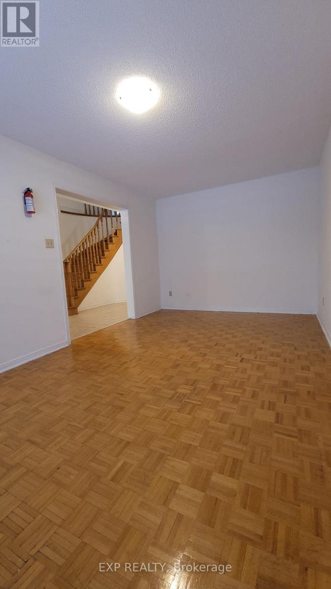 4483 Radisson Crescent, Mississauga, Ontario  L5M 4C8 - Photo 7 - W12670912