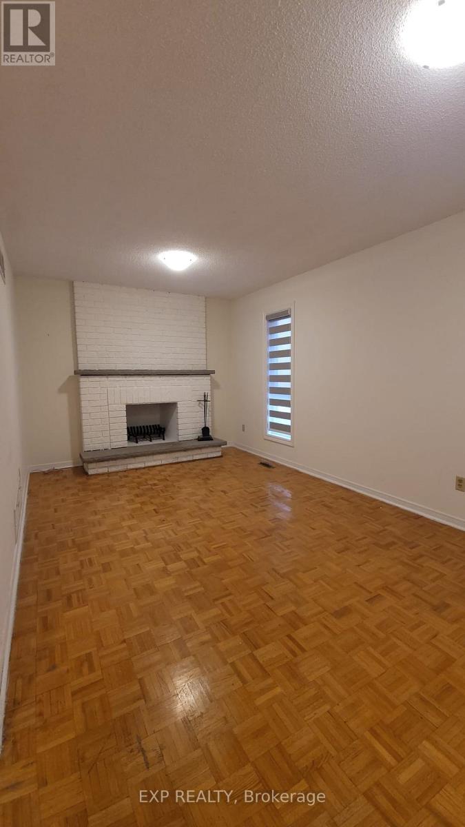 4483 Radisson Crescent, Mississauga, Ontario  L5M 4C8 - Photo 8 - W12670912