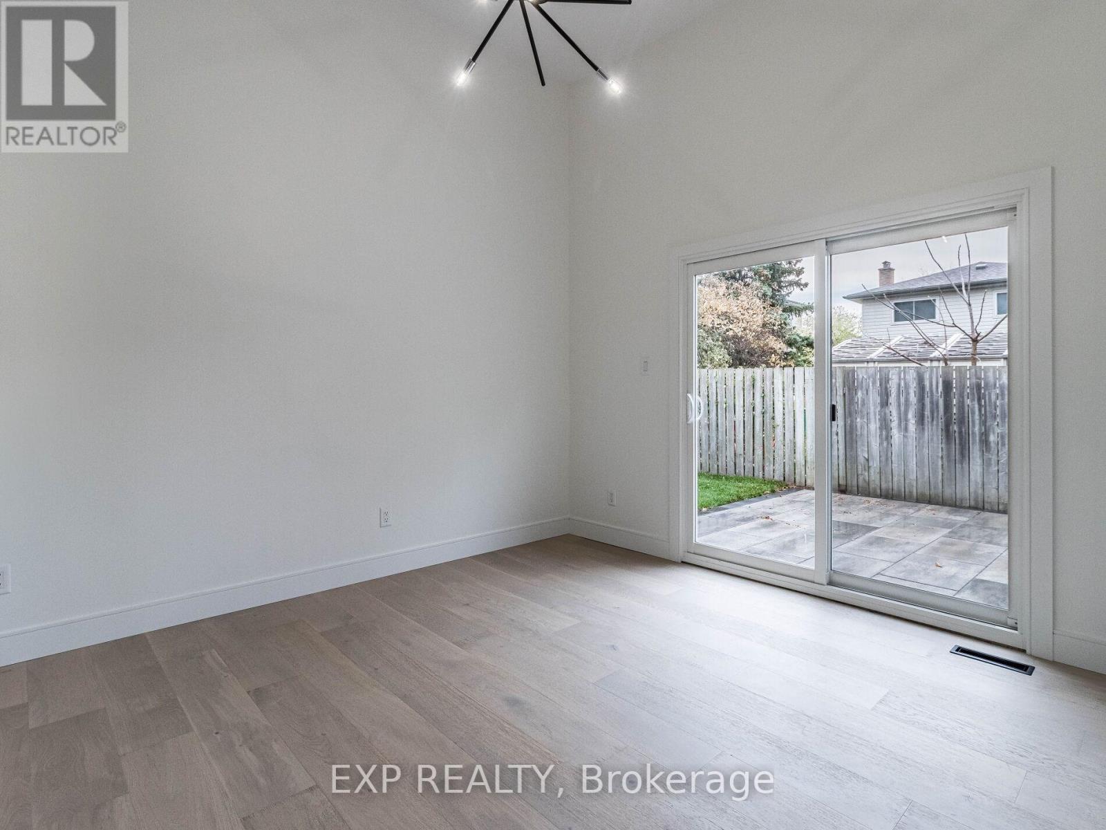 Upper Level - 3278 Trevor Court, Mississauga, Ontario  L5L 1V1 - Photo 12 - W12670956