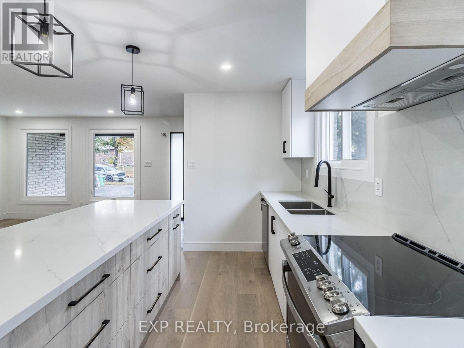 Upper Level - 3278 Trevor Court, Mississauga, Ontario  L5L 1V1 - Photo 16 - W12670956