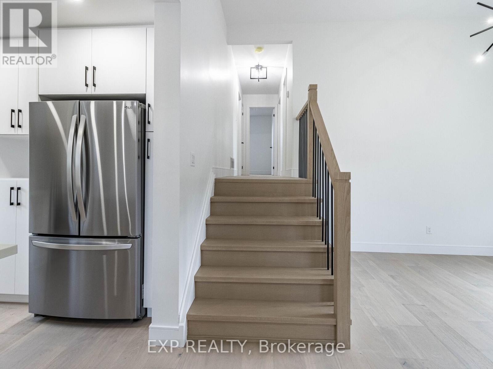 Upper Level - 3278 Trevor Court, Mississauga, Ontario  L5L 1V1 - Photo 18 - W12670956