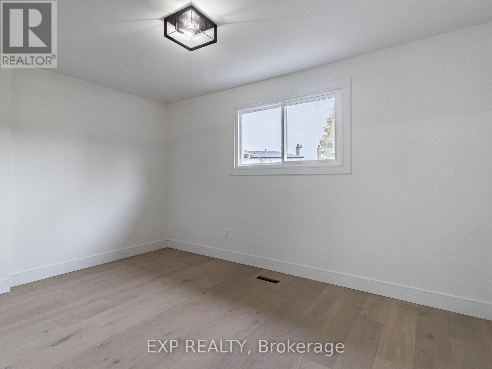 Upper Level - 3278 Trevor Court, Mississauga, Ontario  L5L 1V1 - Photo 24 - W12670956