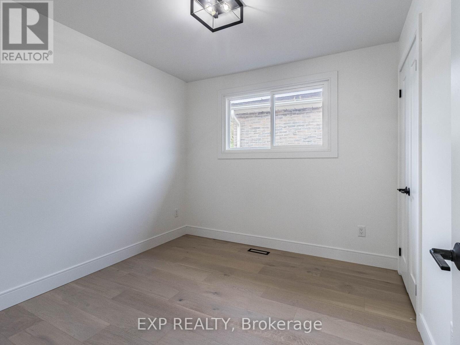 Upper Level - 3278 Trevor Court, Mississauga, Ontario  L5L 1V1 - Photo 25 - W12670956