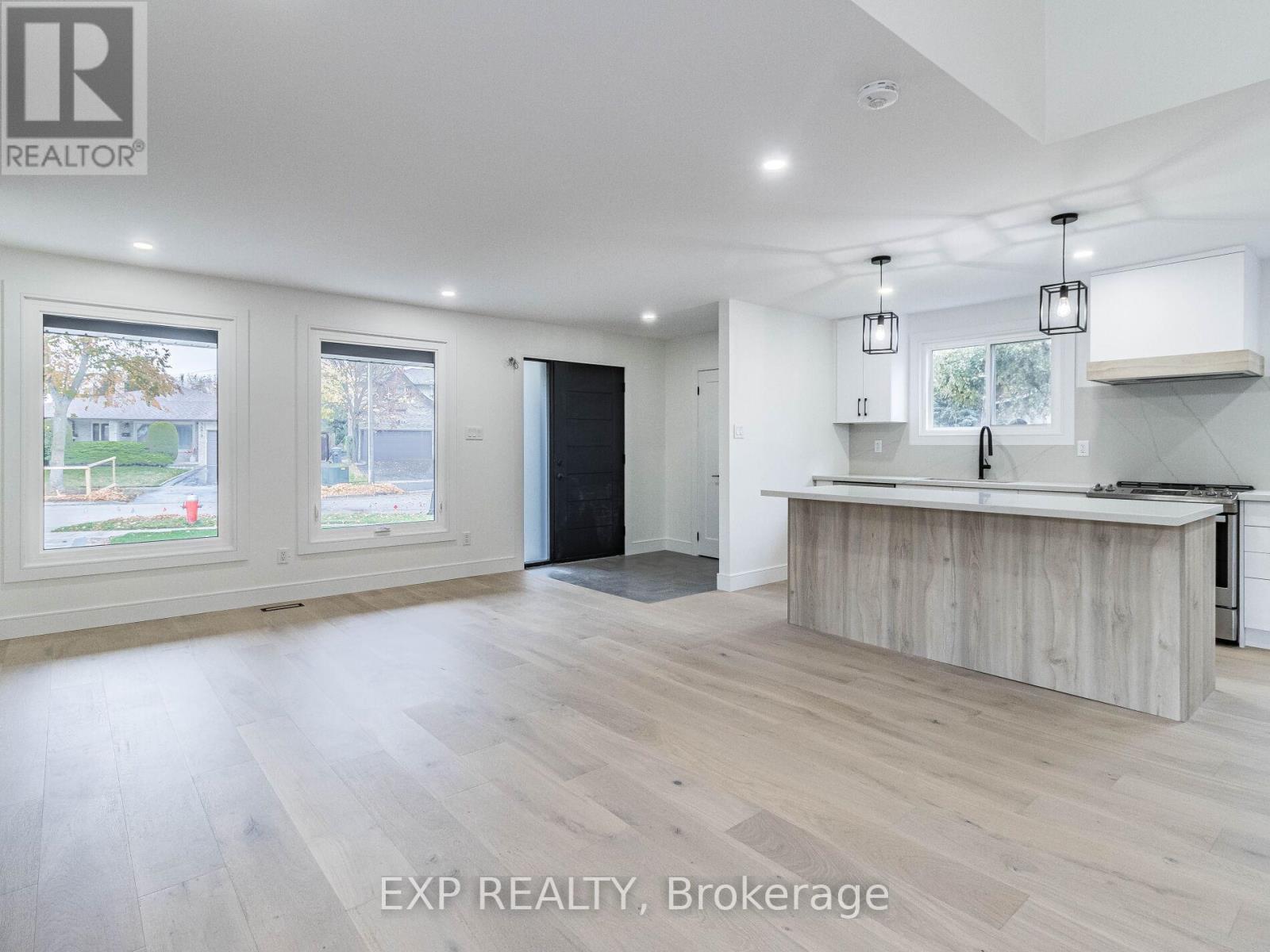 Upper Level - 3278 Trevor Court, Mississauga, Ontario  L5L 1V1 - Photo 8 - W12670956