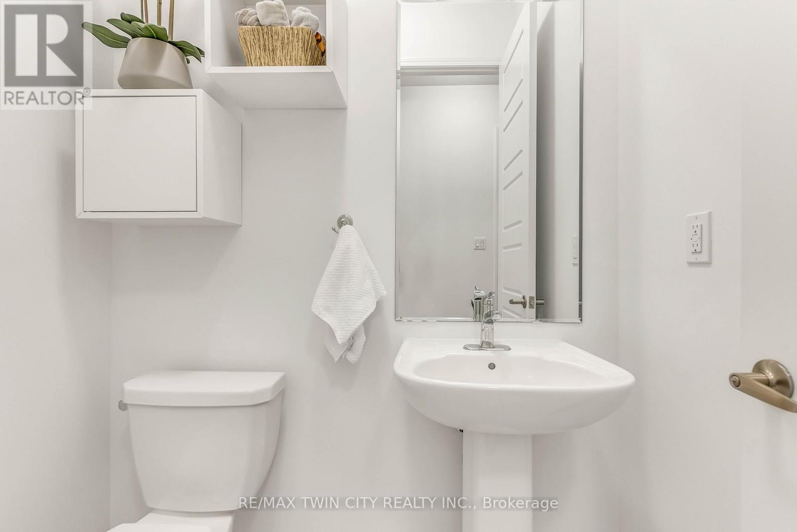 286 Forestwalk Street, Kitchener, Ontario  N2R 0T2 - Photo 23 - X12670966