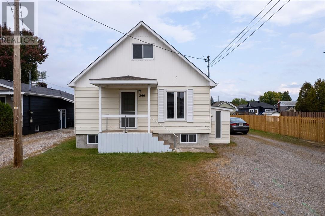 266 Albert Street, Espanola, Ontario  P5E 1H1 - Photo 2 - 2126018
