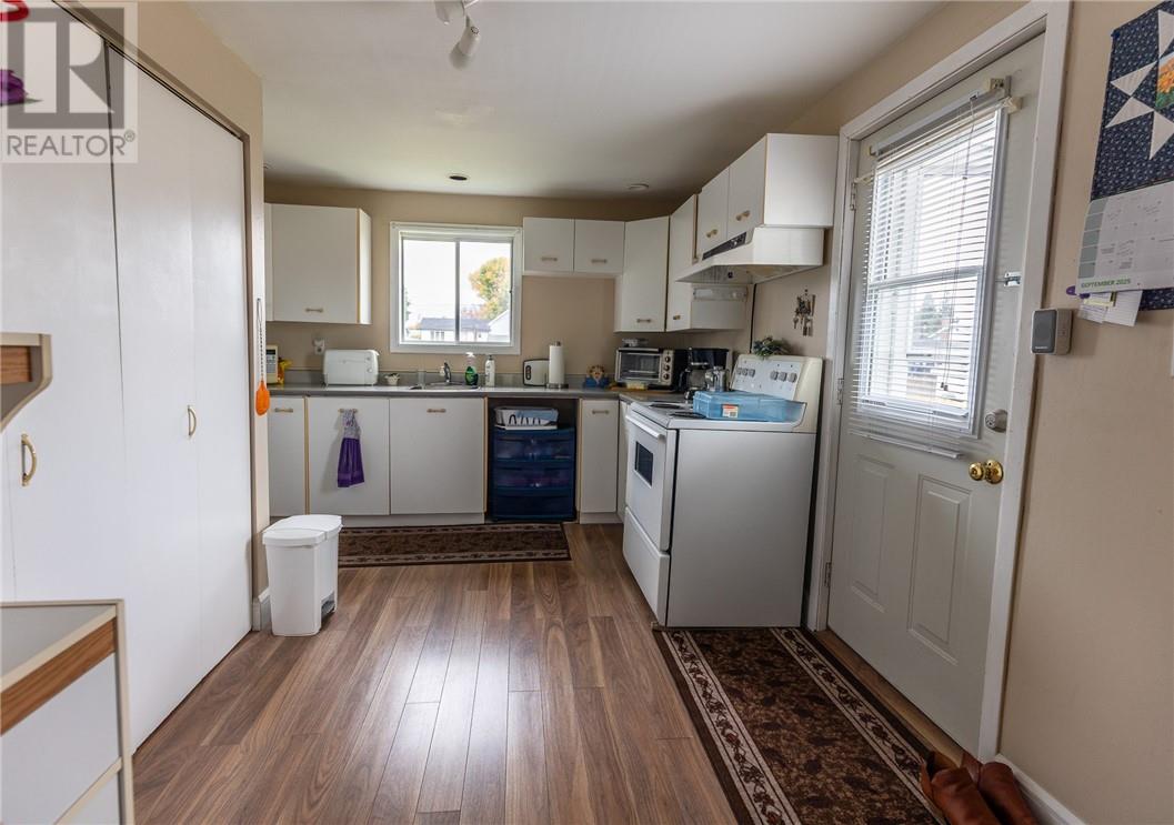 266 Albert Street, Espanola, Ontario  P5E 1H1 - Photo 4 - 2126018