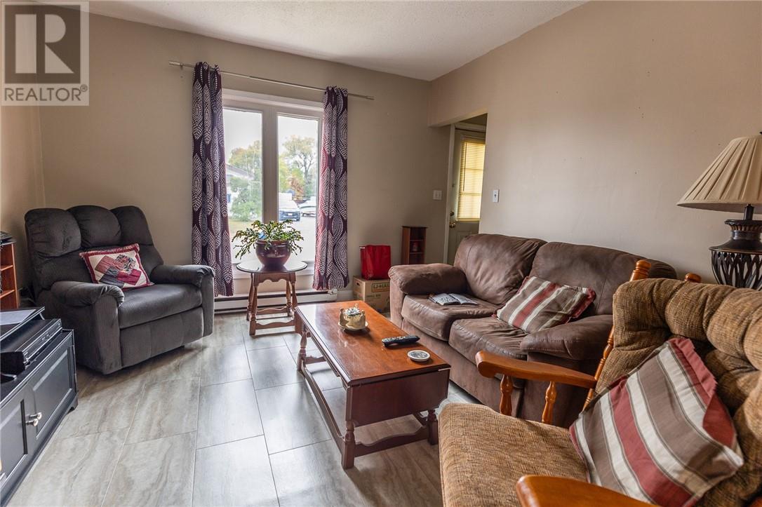 266 Albert Street, Espanola, Ontario  P5E 1H1 - Photo 7 - 2126018