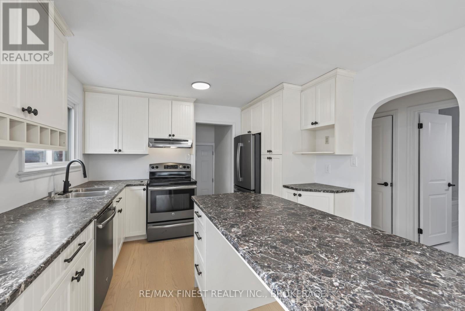 782 Victoria Street, Kingston, Ontario K7K 4T1 - Photo 12 - X12671022