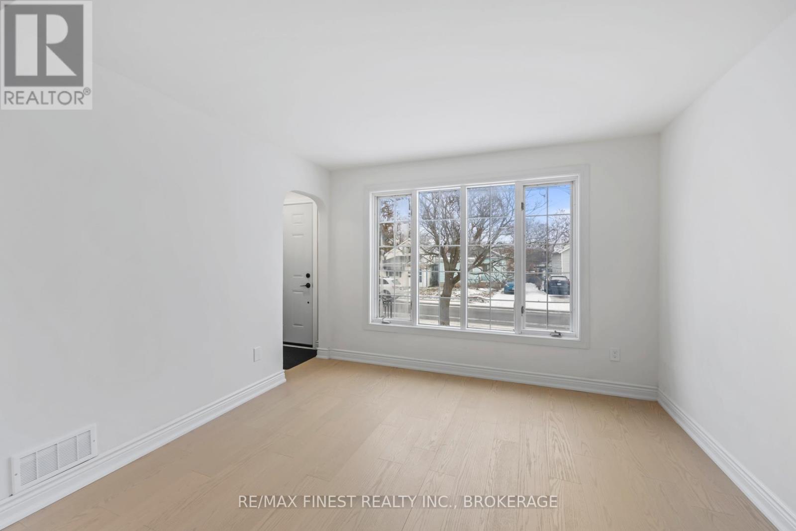 782 Victoria Street, Kingston, Ontario K7K 4T1 - Photo 6 - X12671022