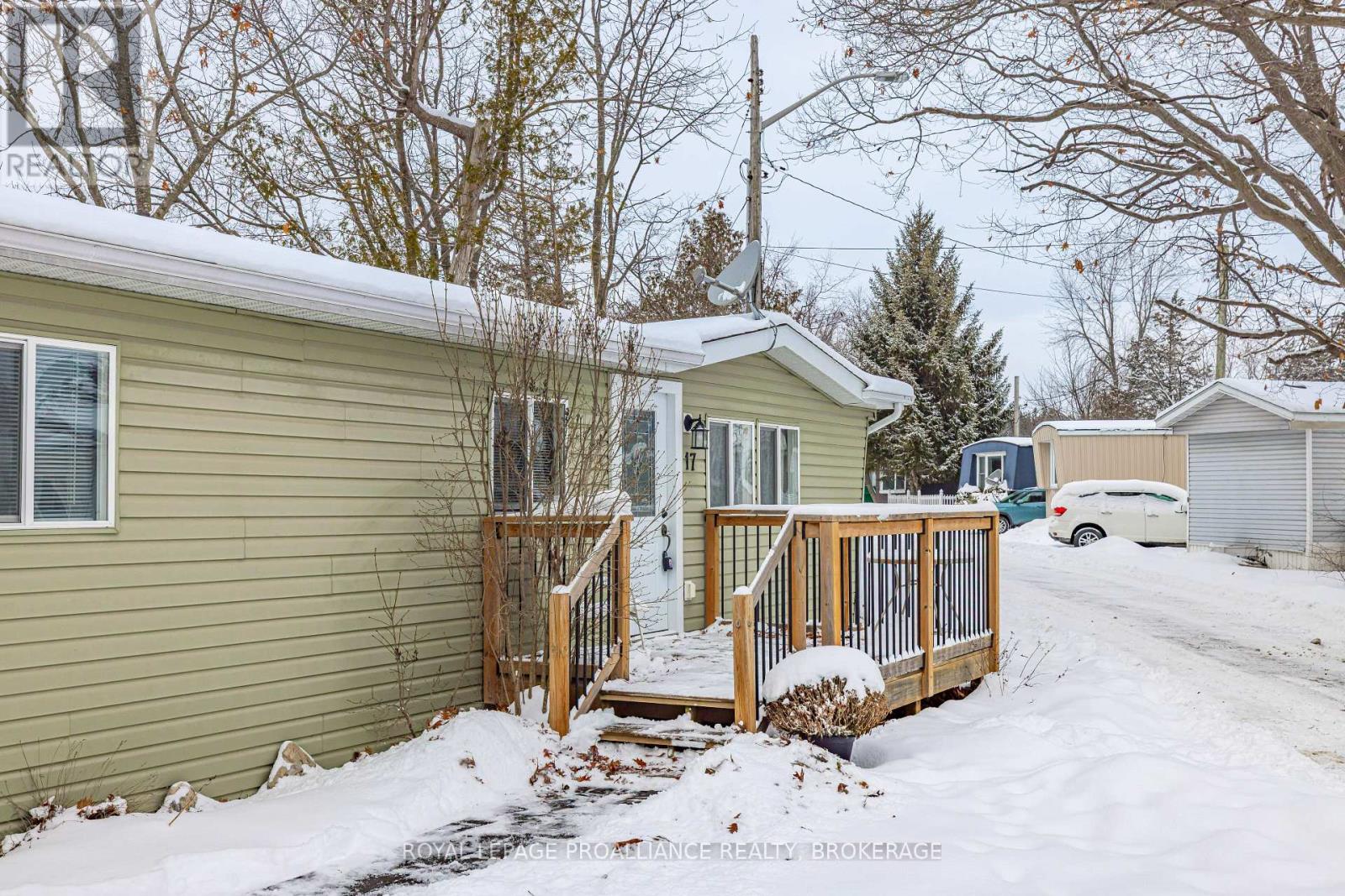 17 - 5569 Bath Road, Loyalist, Ontario K0H 1G0 - Photo 3 - X12671082