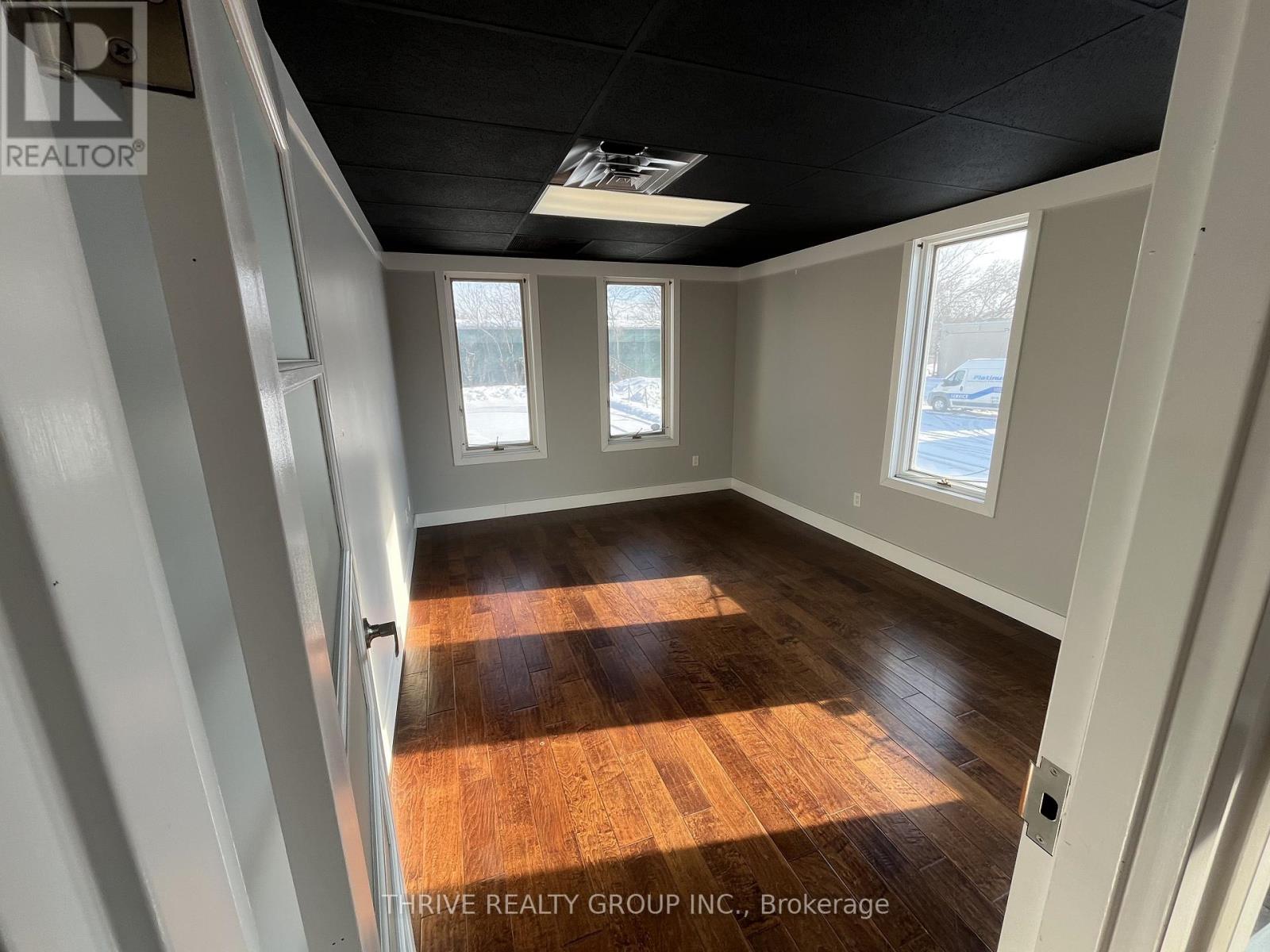 Main - 426 Third Street, London East, Ontario  N5W 4W6 - Photo 5 - X12671010