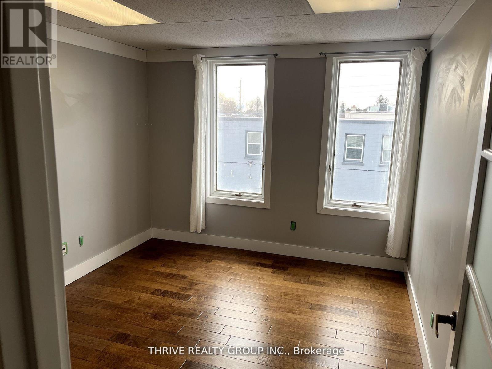 Upper - 426 Third Street, London East, Ontario  N5W 4W6 - Photo 5 - X12671012