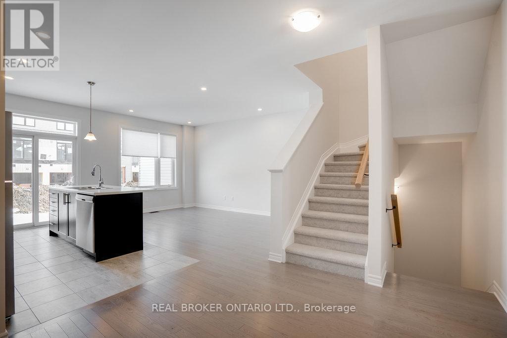 944 Socca Crescent, Ottawa, Ontario  K4A 5M1 - Photo 4 - X12671004