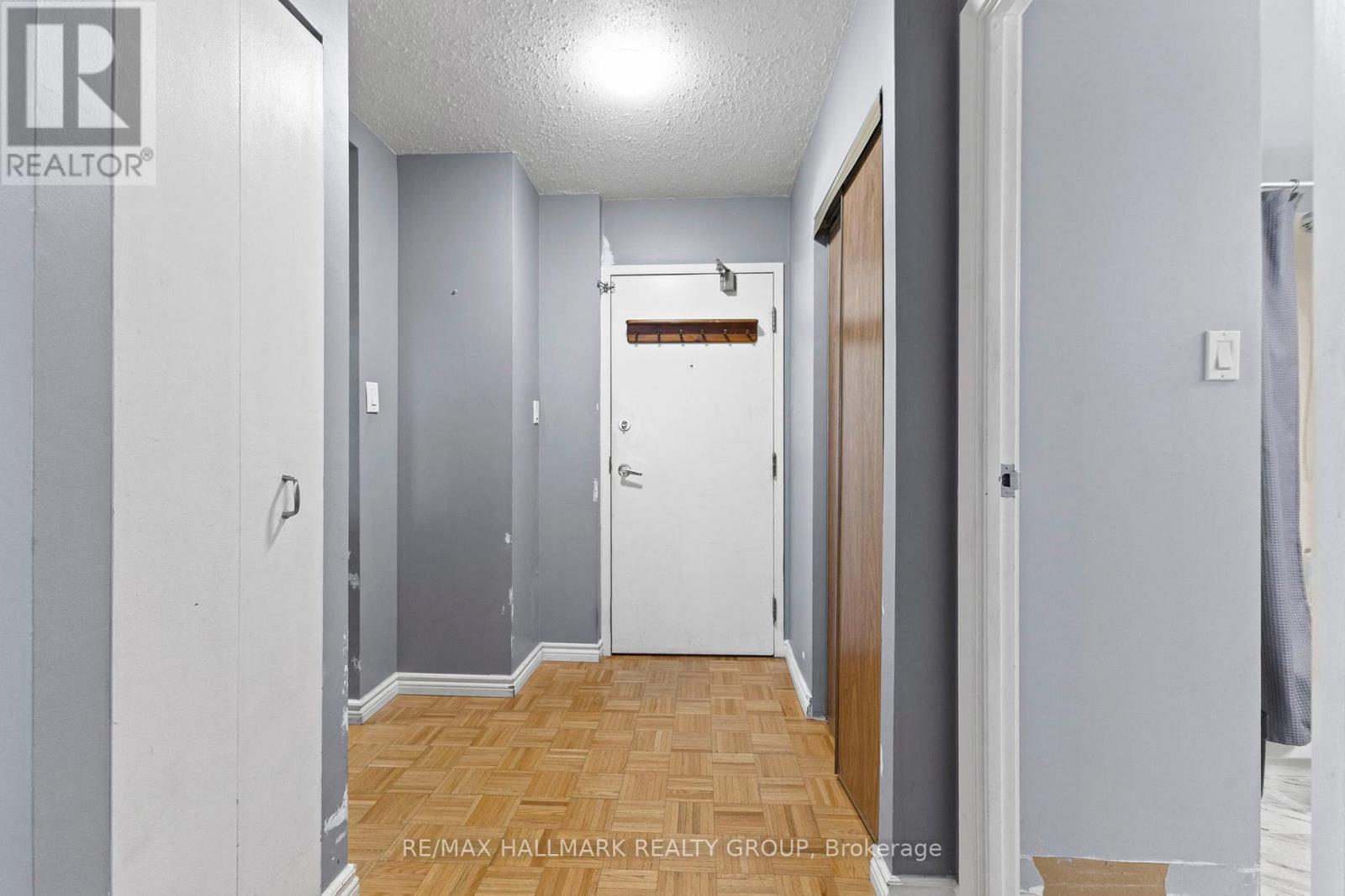 504 - 2019 Bank Street, Ottawa, Ontario  K1V 0N1 - Photo 3 - X12671096