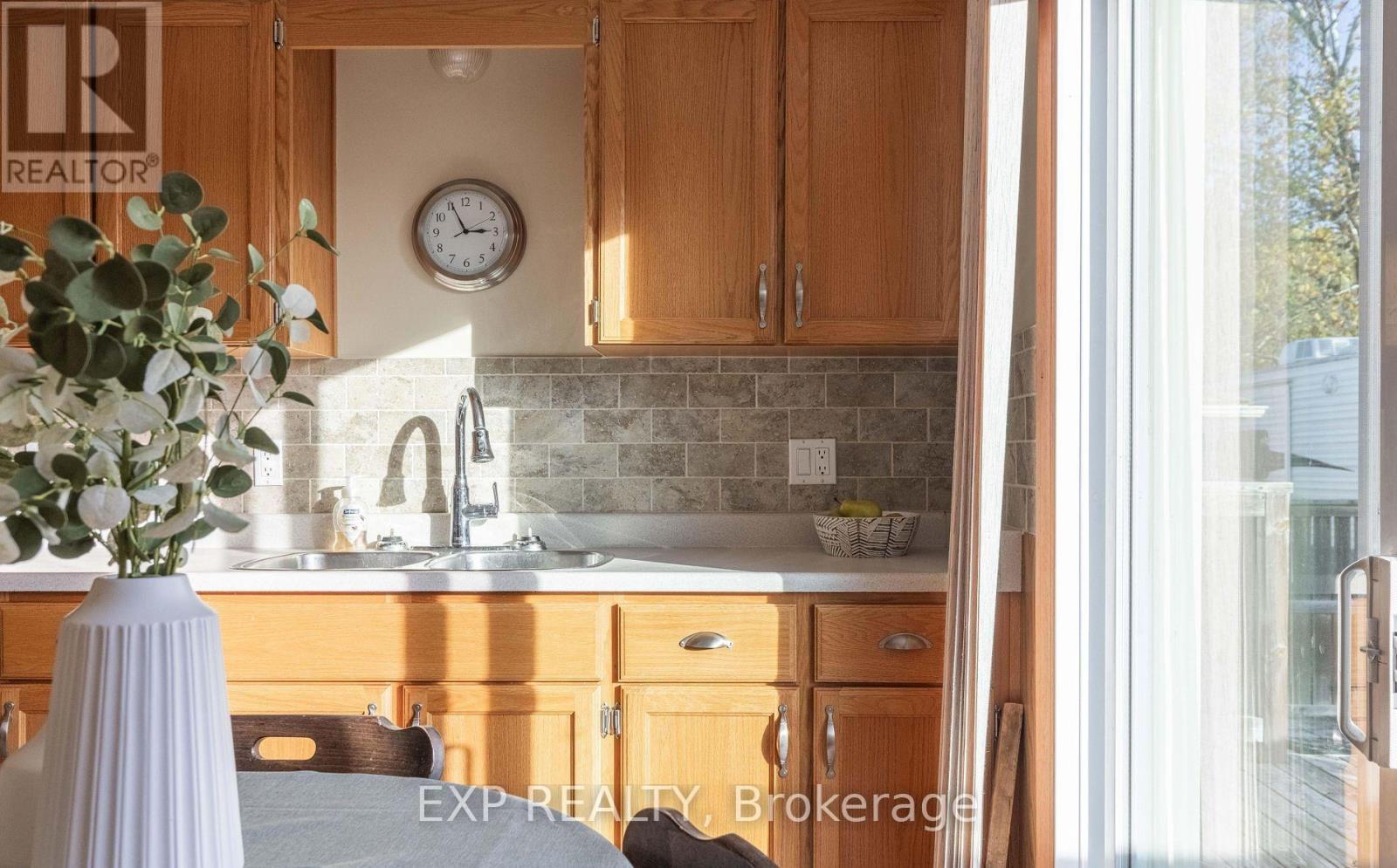 310 1/2 Linwell Road, St. Catharines, Ontario  L2N 1T3 - Photo 8 - X12670992