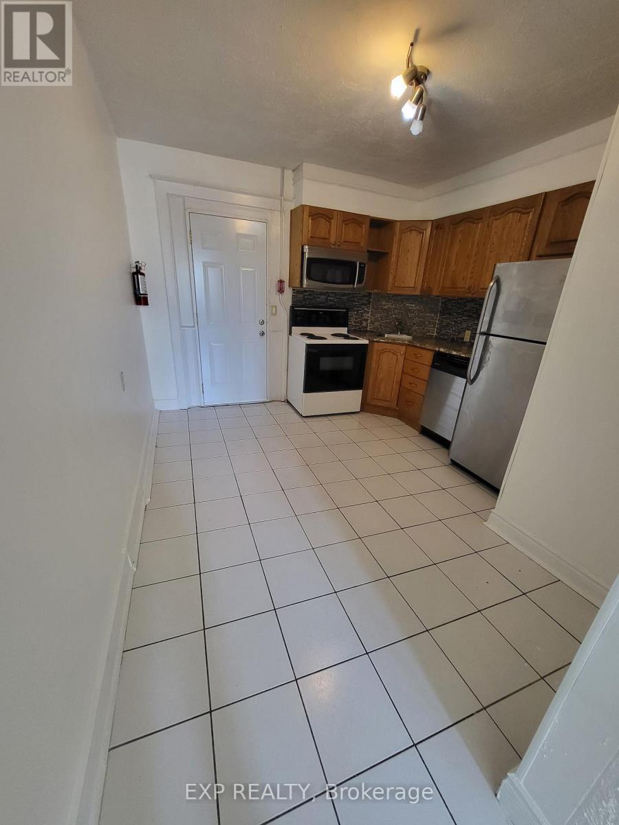 2 - 9 Proctor Boulevard, Hamilton, Ontario  L8M 2M2 - Photo 3 - X12671006