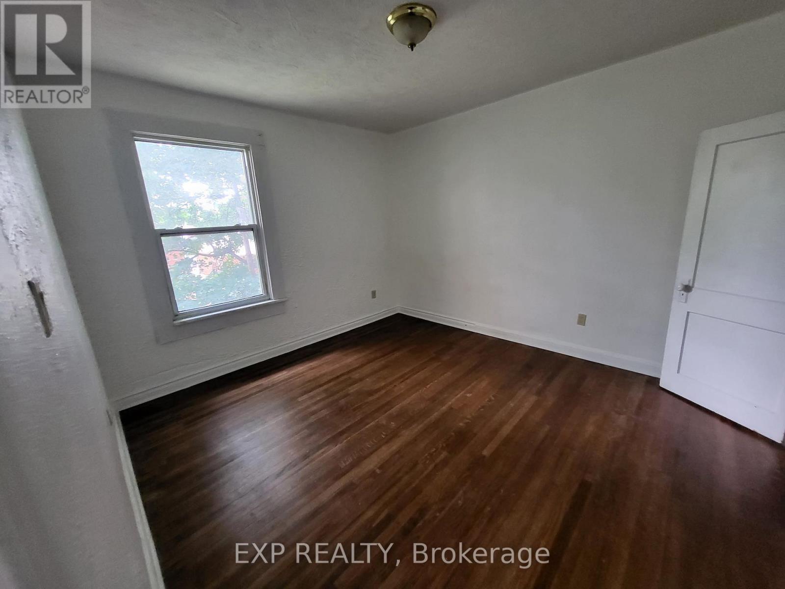 2 - 9 Proctor Boulevard, Hamilton, Ontario  L8M 2M2 - Photo 4 - X12671006