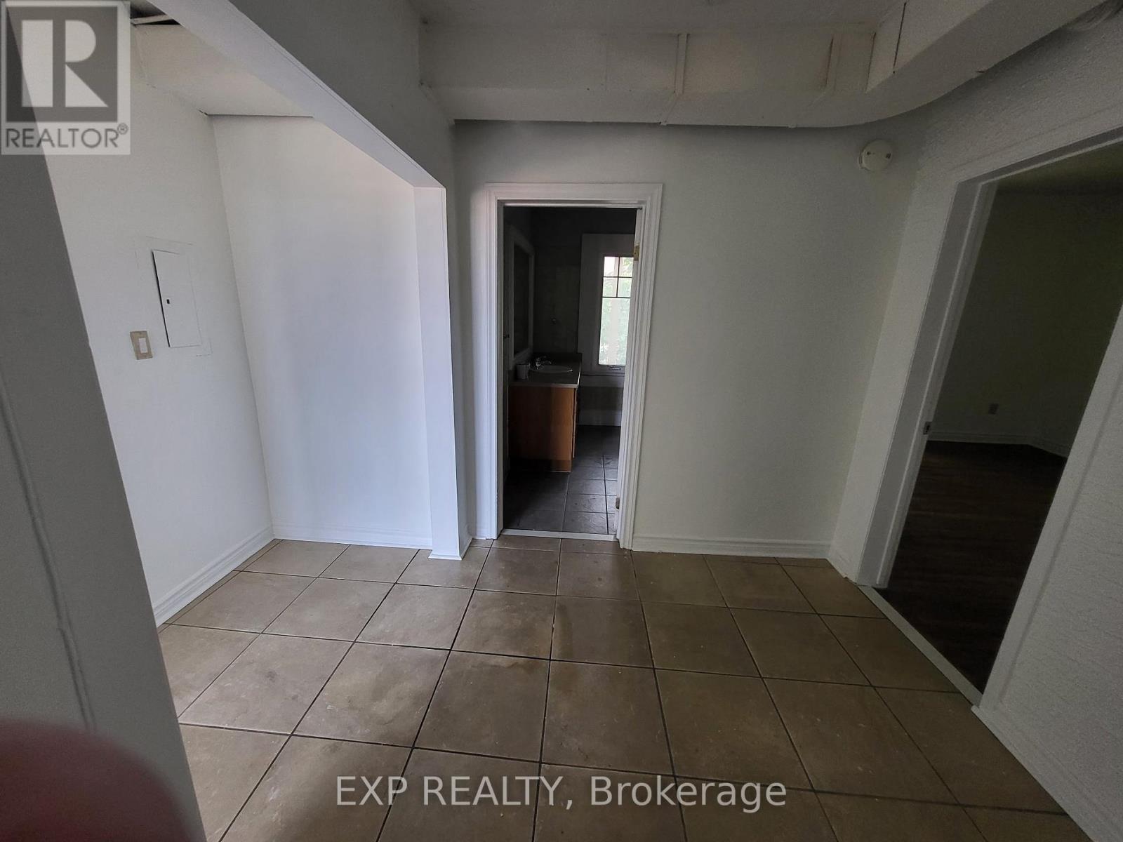 2 - 9 Proctor Boulevard, Hamilton, Ontario  L8M 2M2 - Photo 6 - X12671006