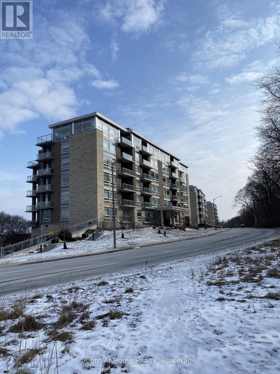 <div class="slider-price">$455,000</div><p>606 - 455 Charlton Avenue E, Hamilton, Ontario</p>