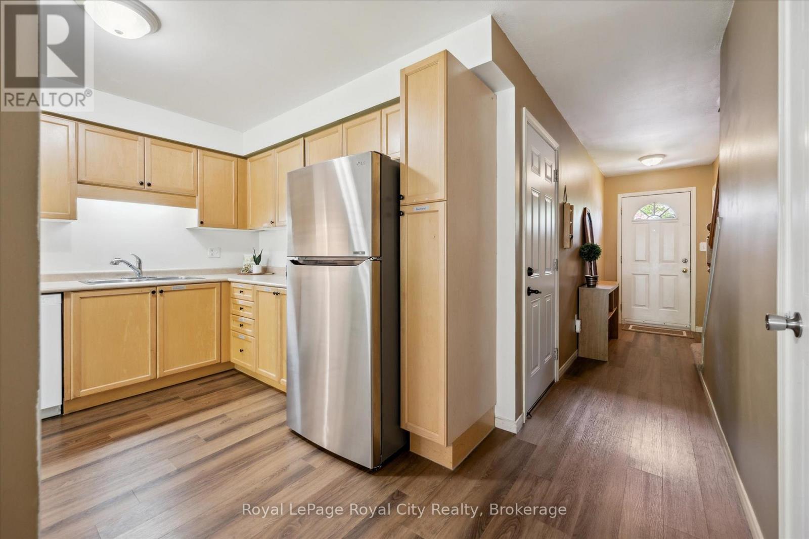 69 Roehampton Crescent, Guelph (Pineridge/westminster Woods), Ontario  N1L 1M8 - Photo 12 - X12671066