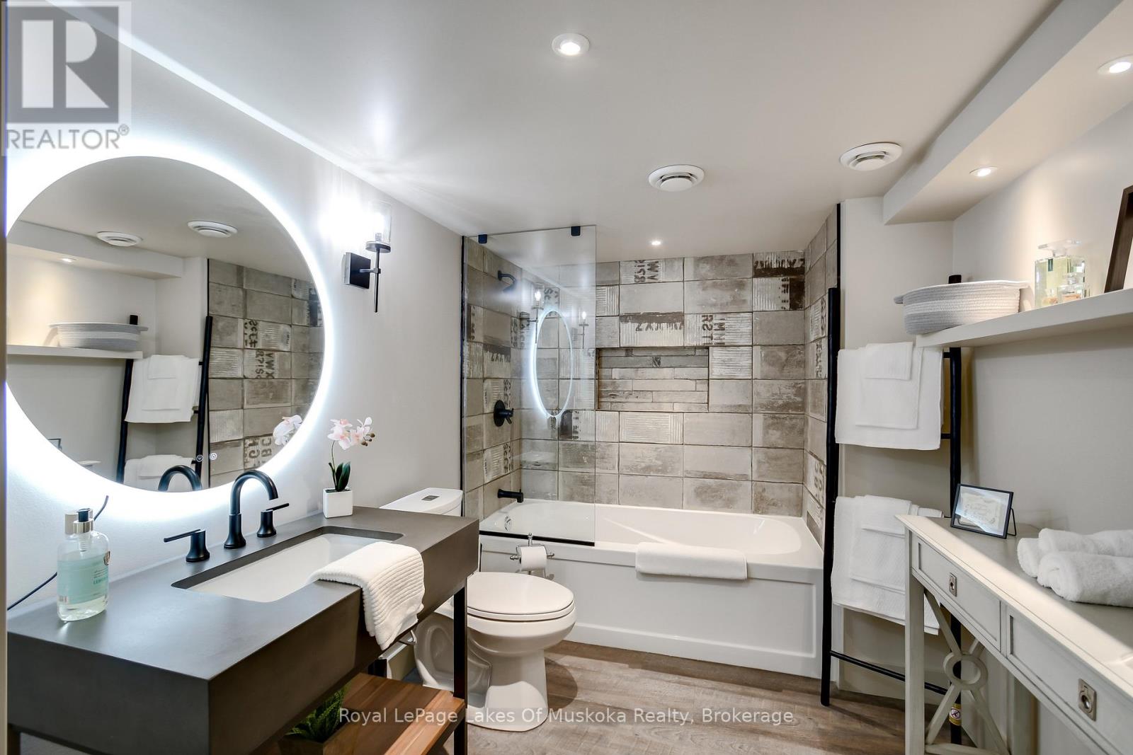 75 Selkirk Drive, Huntsville, Ontario  P1H 0C6 - Photo 35 - X12671074