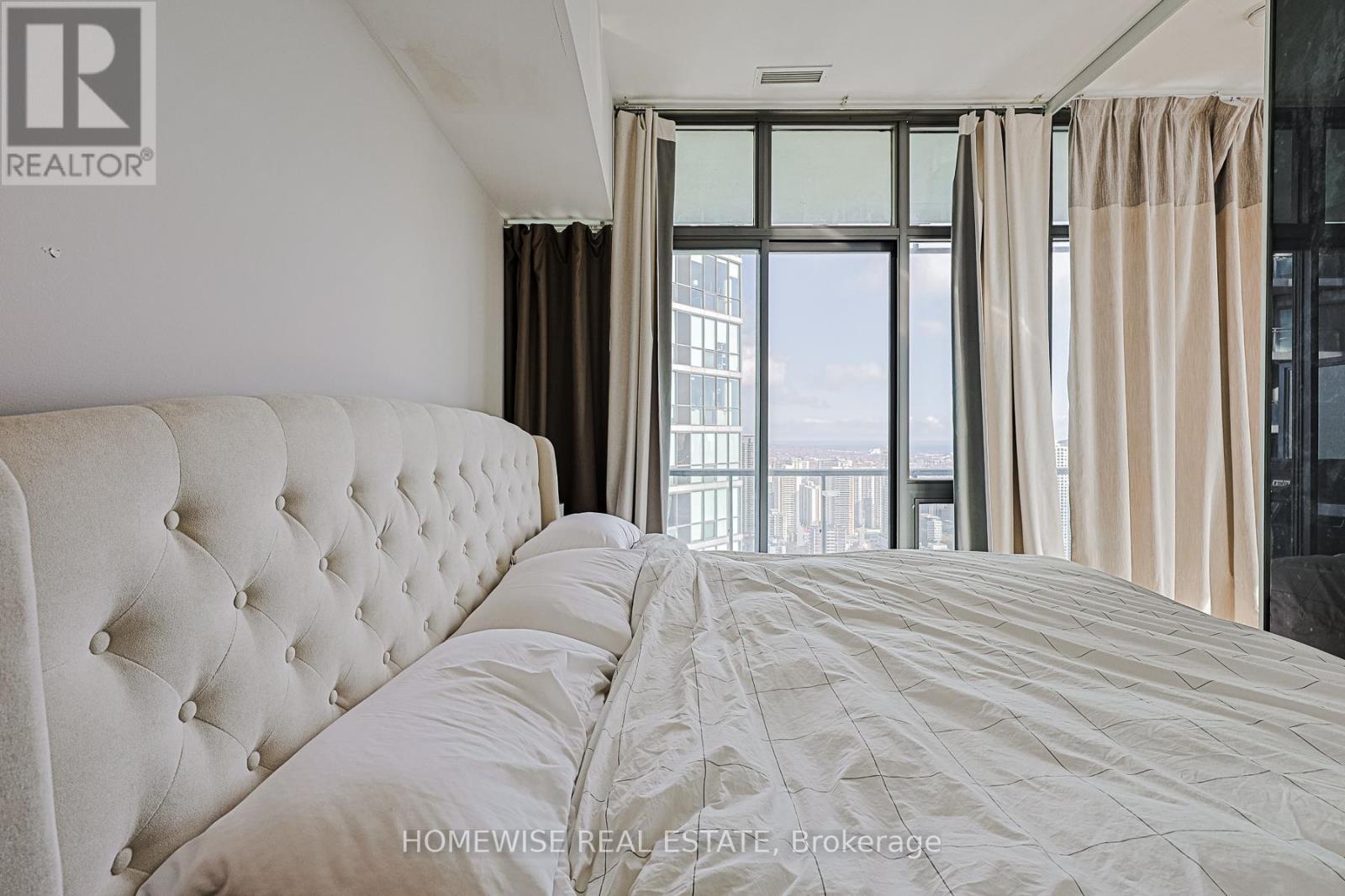 4203 - 33 Charles Street E, Toronto, Ontario  M4Y 0A2 - Photo 38 - C12671052