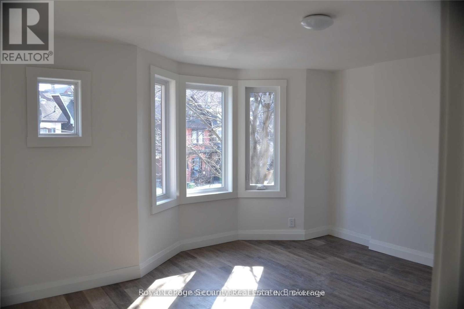 Upper - 6 Rusholme Park Crescent, Toronto, Ontario  M6J 2C9 - Photo 2 - C12671056