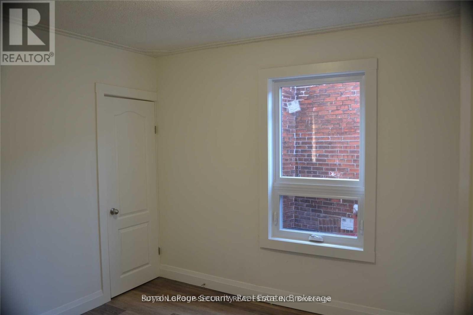 Upper - 6 Rusholme Park Crescent, Toronto, Ontario  M6J 2C9 - Photo 4 - C12671056