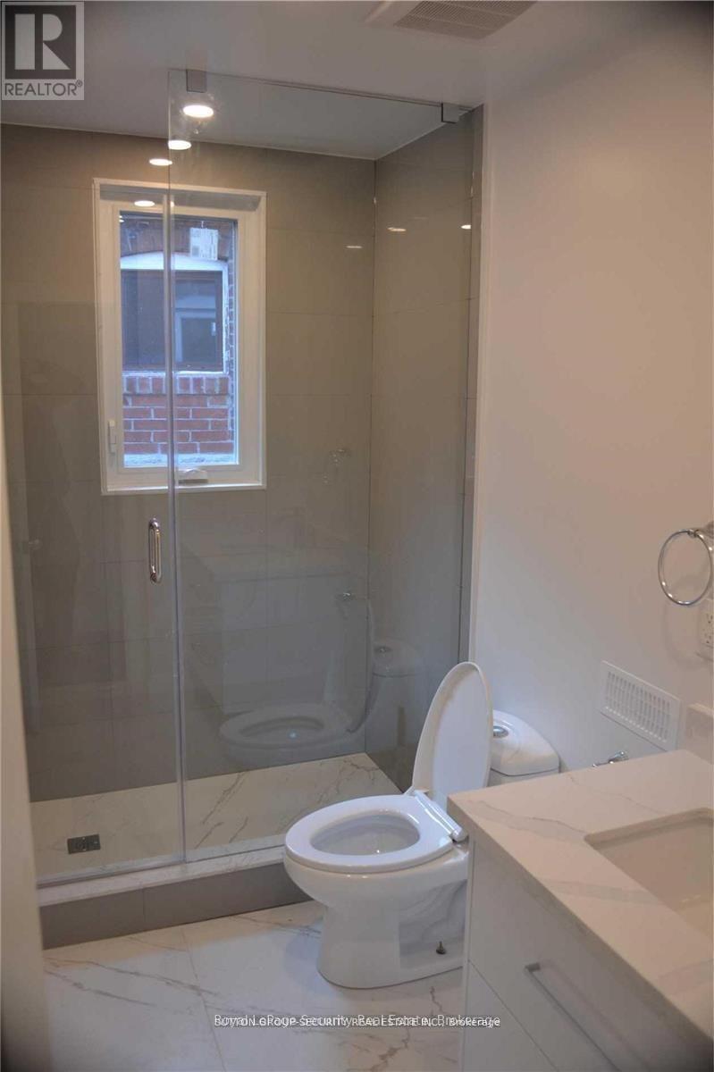 Upper - 6 Rusholme Park Crescent, Toronto, Ontario  M6J 2C9 - Photo 6 - C12671056