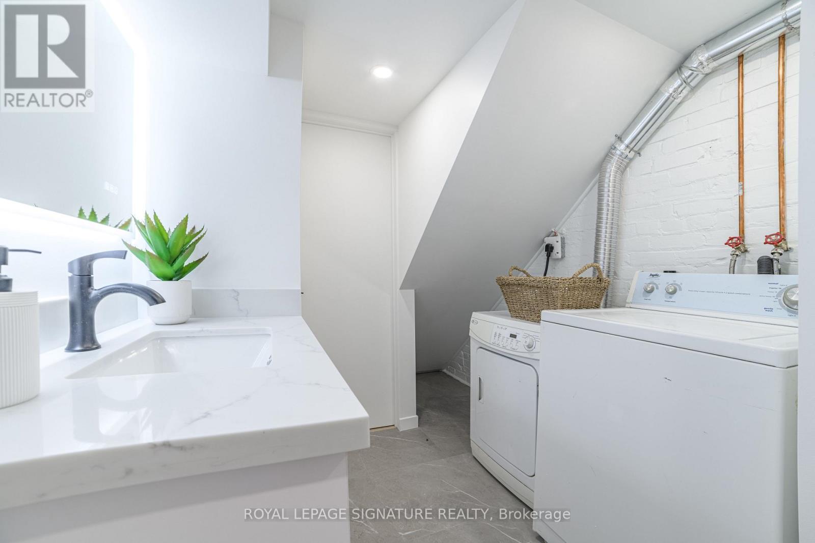 Bsmt - 103 Gloucester Street, Toronto, Ontario  M4Y 1M2 - Photo 16 - C12671094