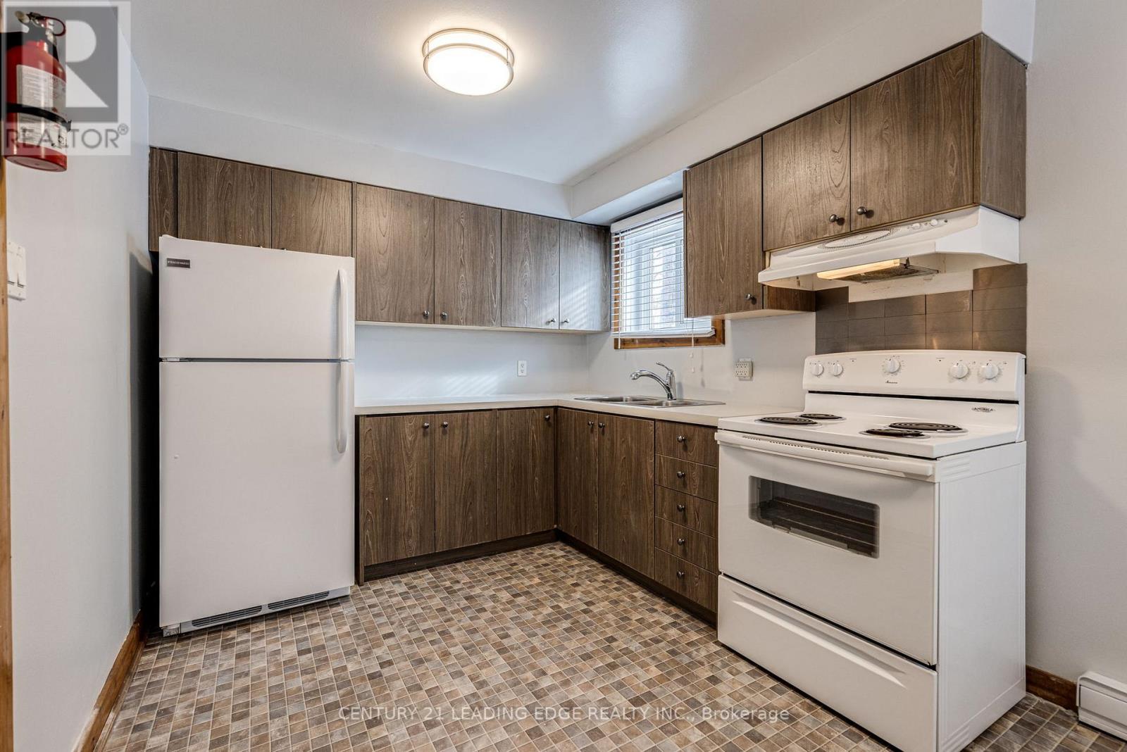 1 - 796 Midland Avenue, Toronto, Ontario  M1K 4E7 - Photo 3 - E12671060