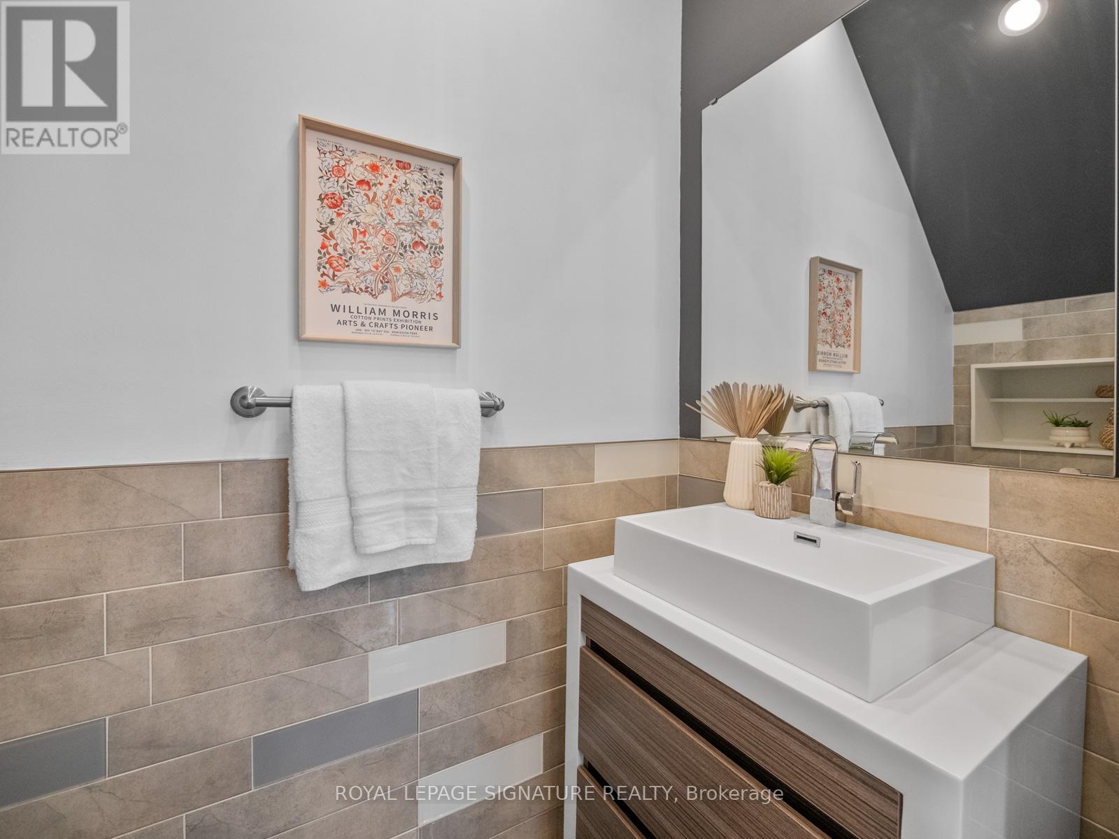 151 Eastwood Avenue, Toronto, Ontario  M1N 3H5 - Photo 18 - E12671108