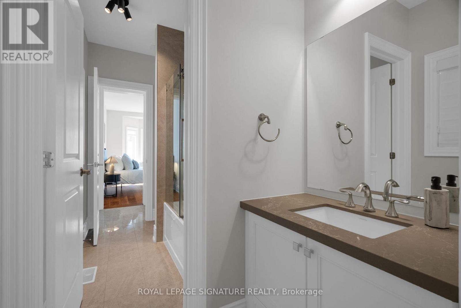 55 Glensteeple Trail, Aurora, Ontario  L4G 3T1 - Photo 32 - N12671044