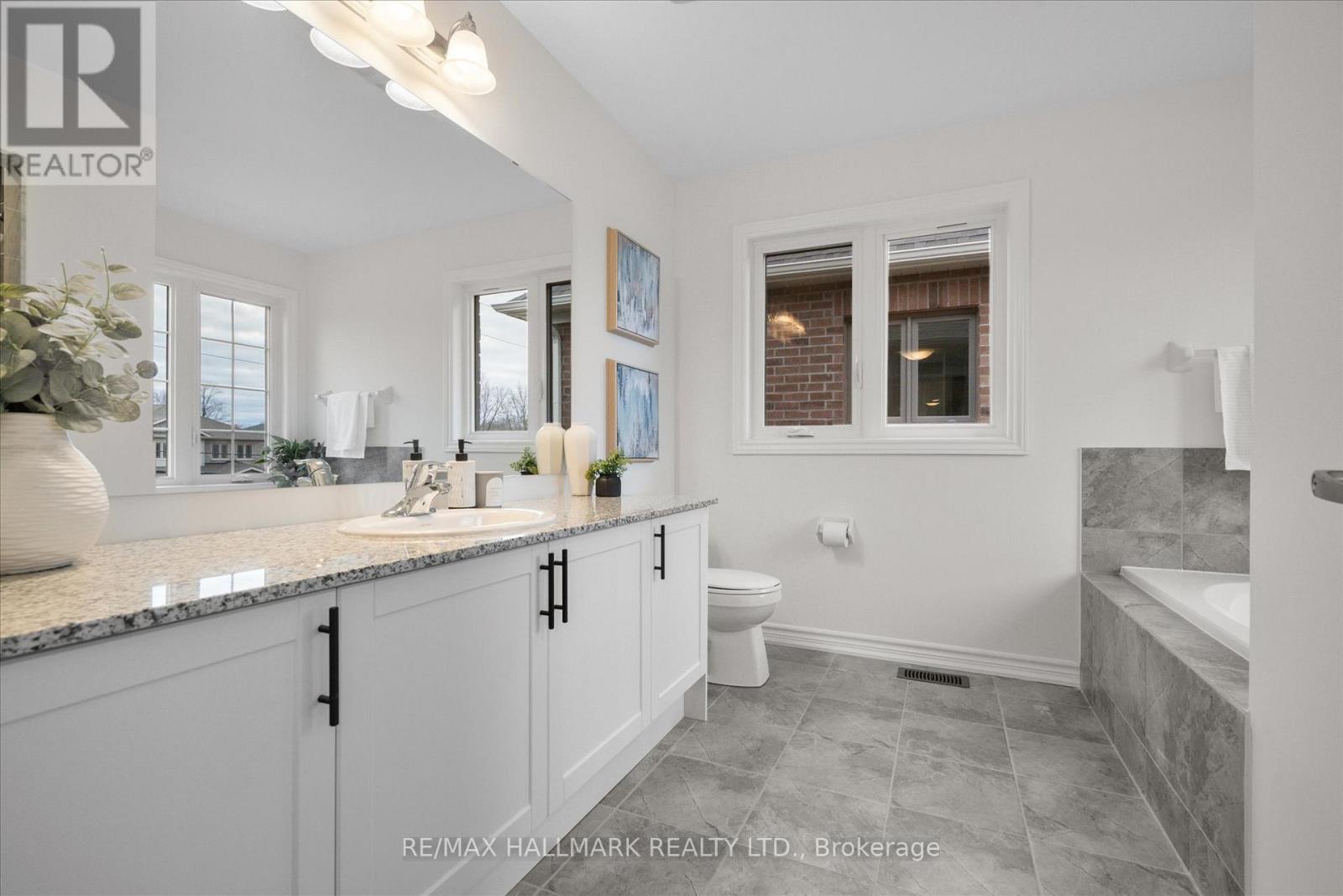 11 Tamblyn Trail, New Tecumseth, Ontario  L0G 1A0 - Photo 35 - N12671054