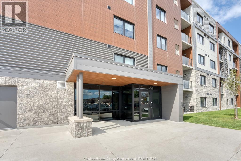 MLS# 26000432: 4578 HURON CHURCH LINE ROAD Unit# 107, LaSalle, Canada