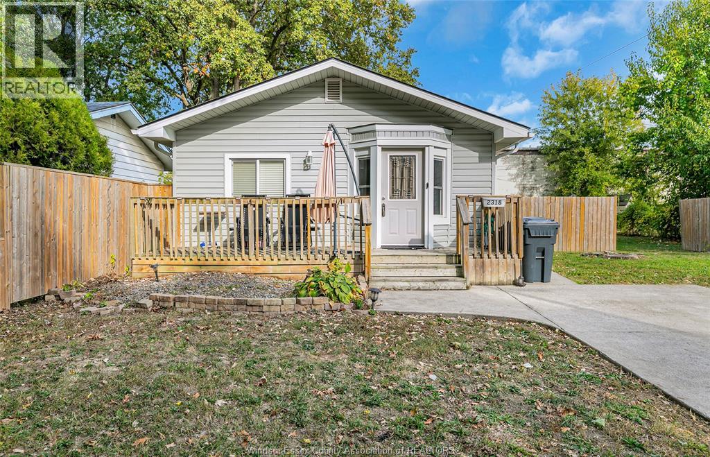 MLS# 26000427: 2318 CHARL, Windsor, Canada