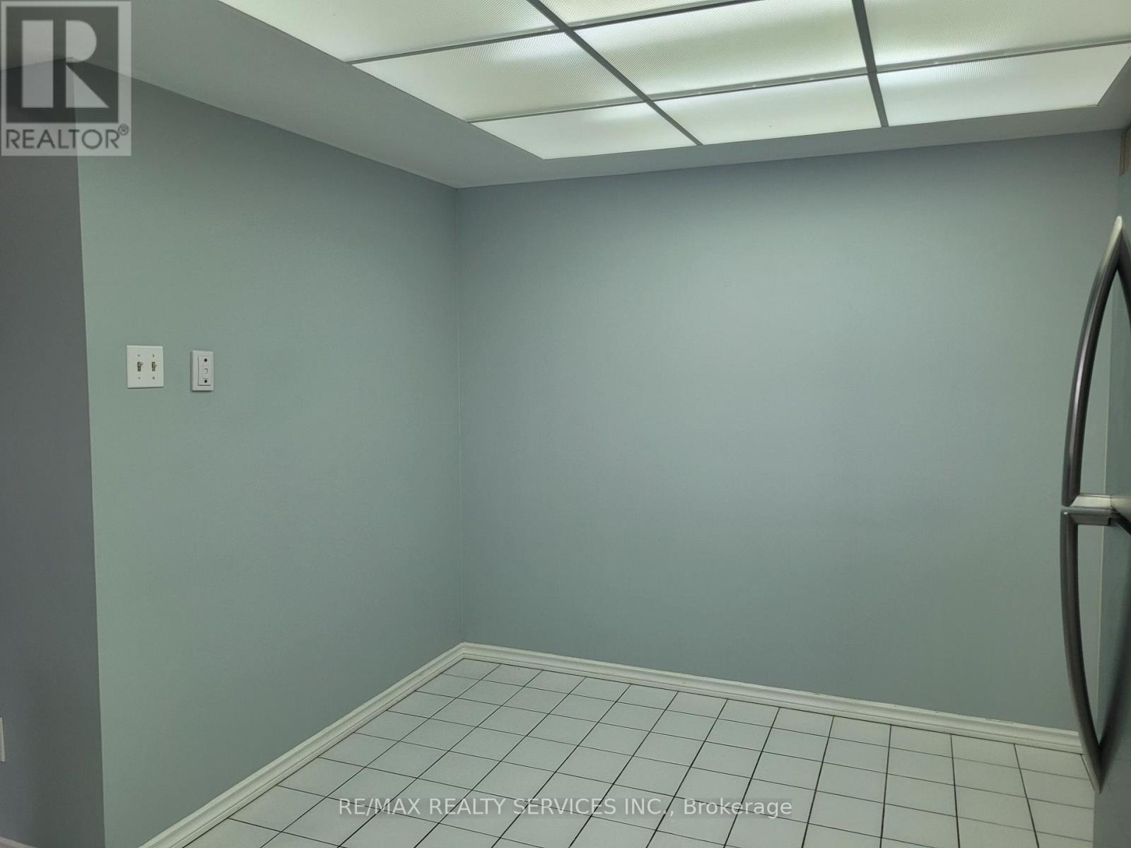 1206 - 330 Mill Street S, Brampton, Ontario  L6Y 3V3 - Photo 6 - W12670988